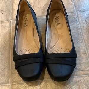 Life Stride Women's Classic Black Loafers